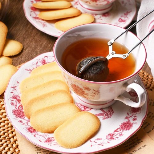 kue lidah kucing (langues de chat or cat tongue cookies)