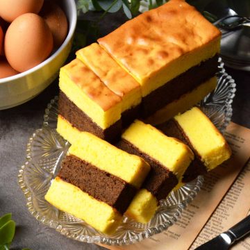kue lapis surabaya or surabaya layer cake is indonesian sponge cake that consists of a layer of chocolate cake sandwiched between 2 layers of vanilla cake