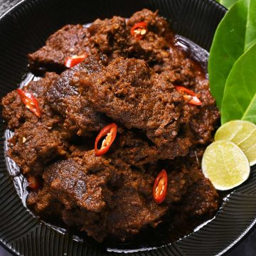 javanese style beef rendang