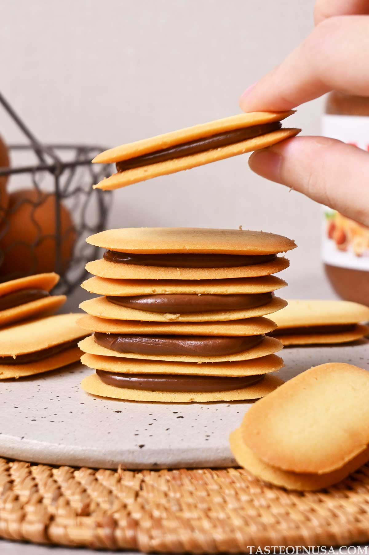 lidah kucing nutella (langues de chat/cat tongue cookies)
